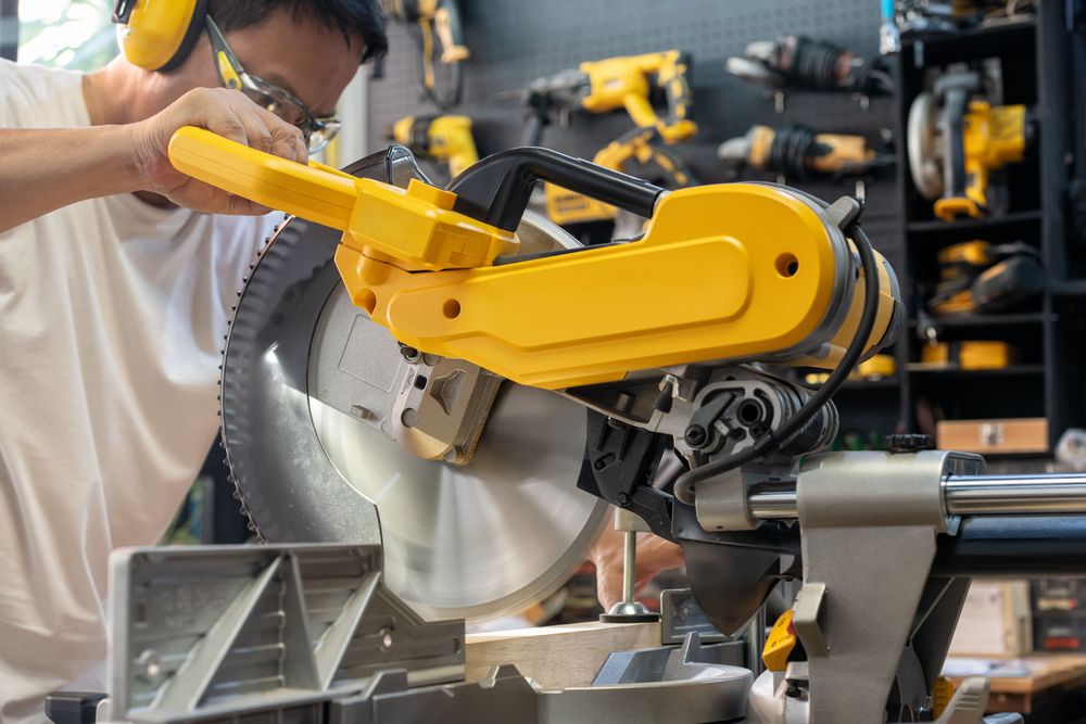 Sawing Machine Operator
