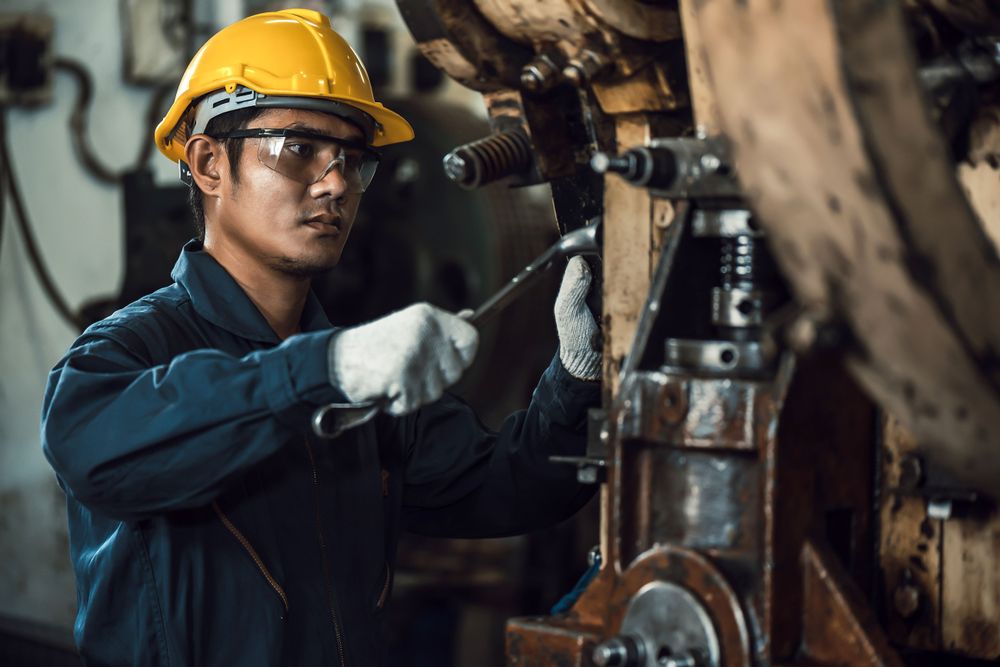 Machinery Maintenance Worker