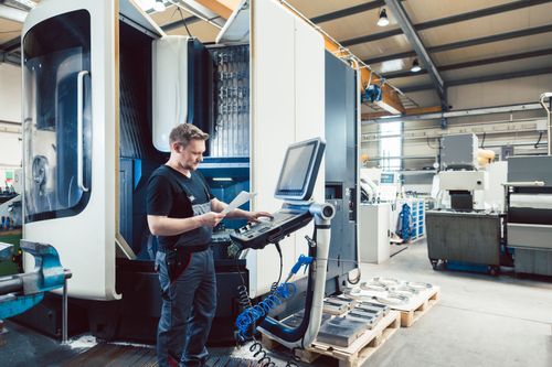 Metal & Plastic Turning Machine Operator